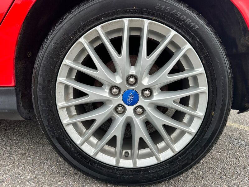FORD FOCUS