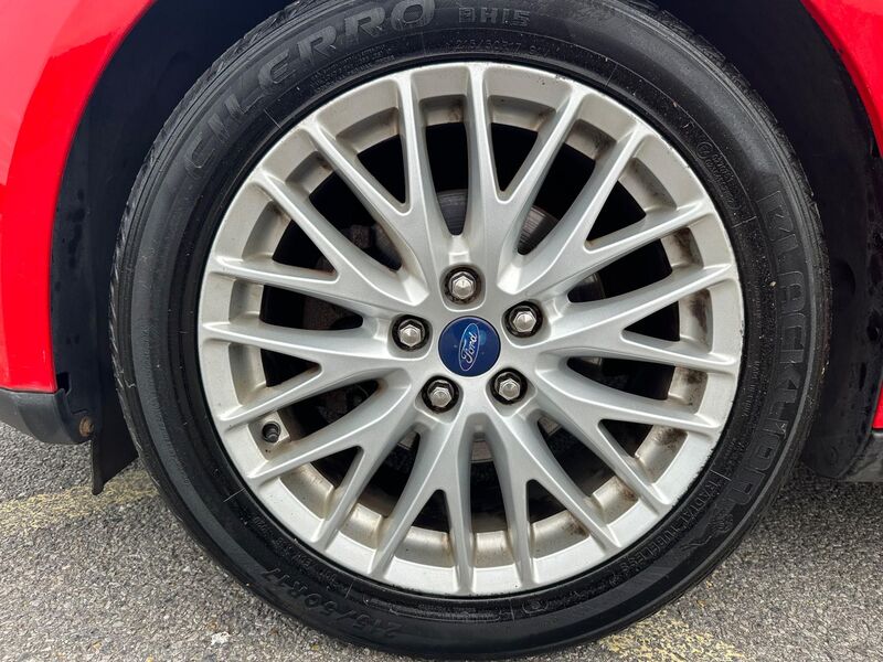 FORD FOCUS
