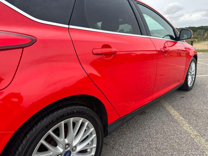 FORD FOCUS