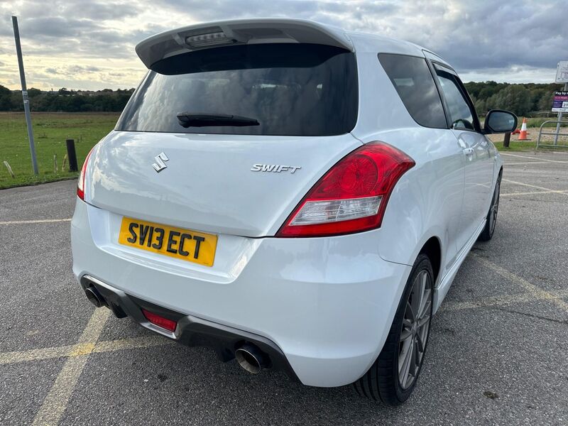 SUZUKI SWIFT