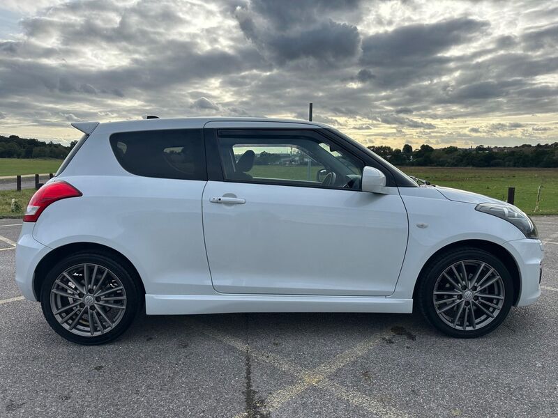 SUZUKI SWIFT