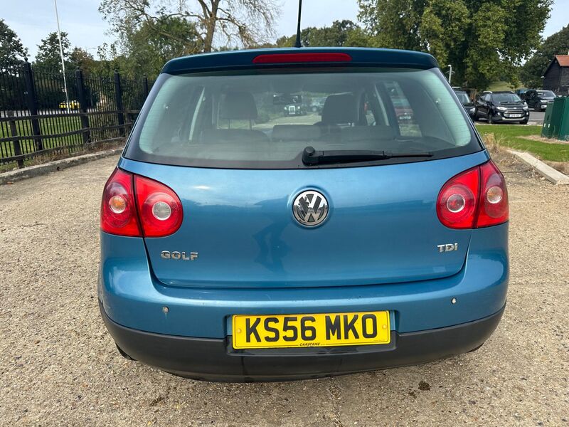 VOLKSWAGEN GOLF