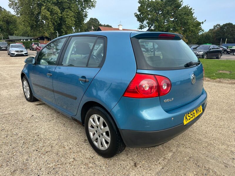 VOLKSWAGEN GOLF