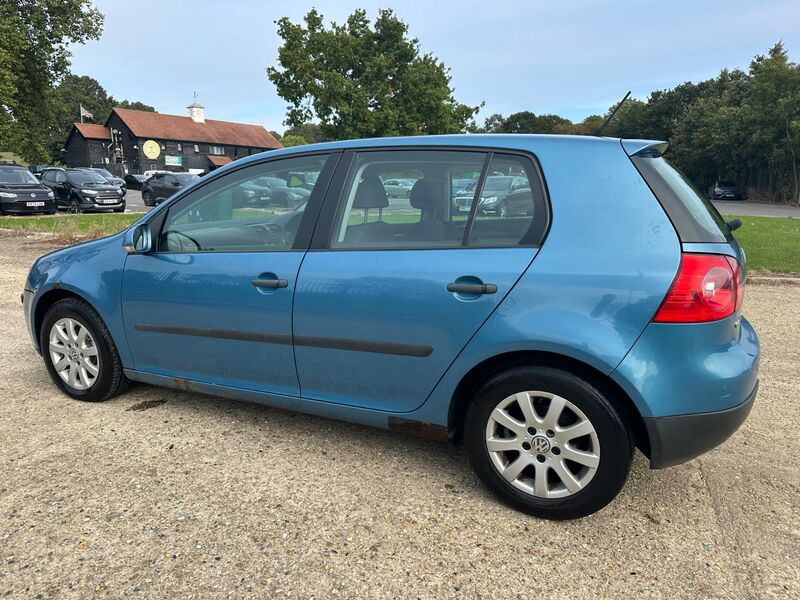 VOLKSWAGEN GOLF