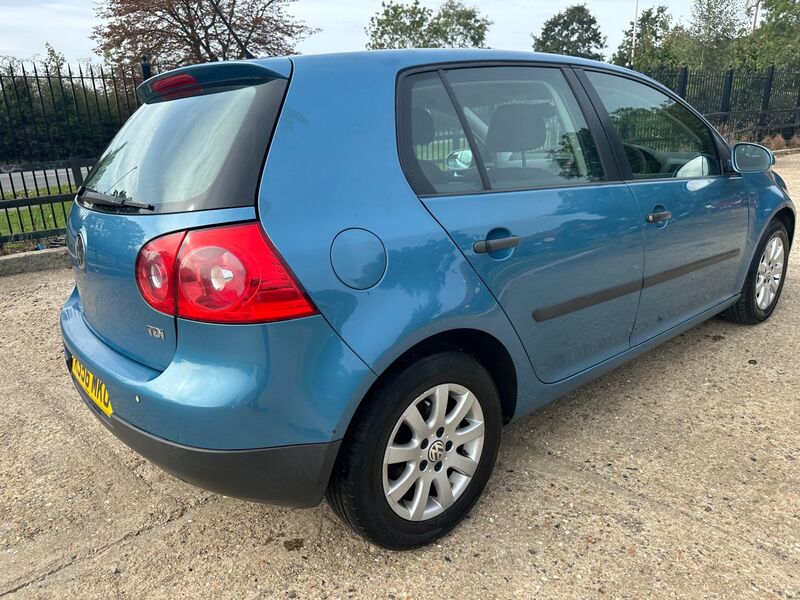 VOLKSWAGEN GOLF