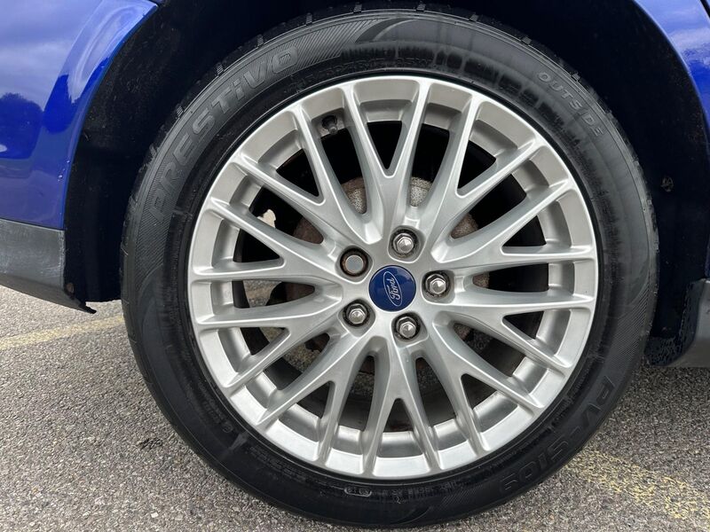 FORD FOCUS