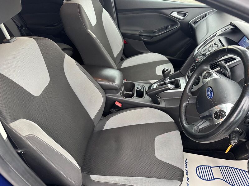 FORD FOCUS