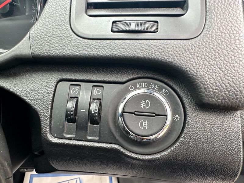 VAUXHALL INSIGNIA