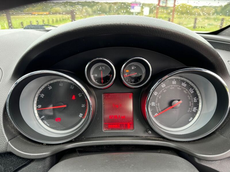 VAUXHALL INSIGNIA