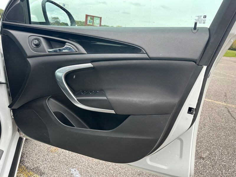 VAUXHALL INSIGNIA