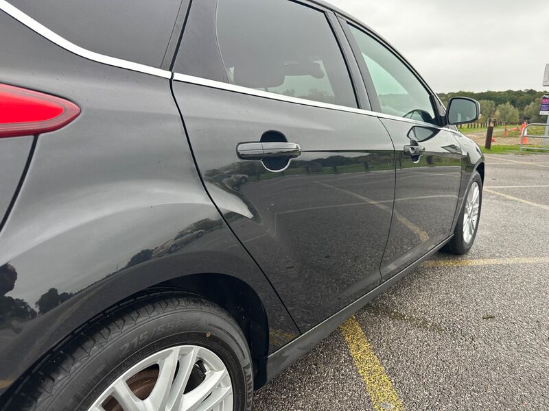 FORD FOCUS