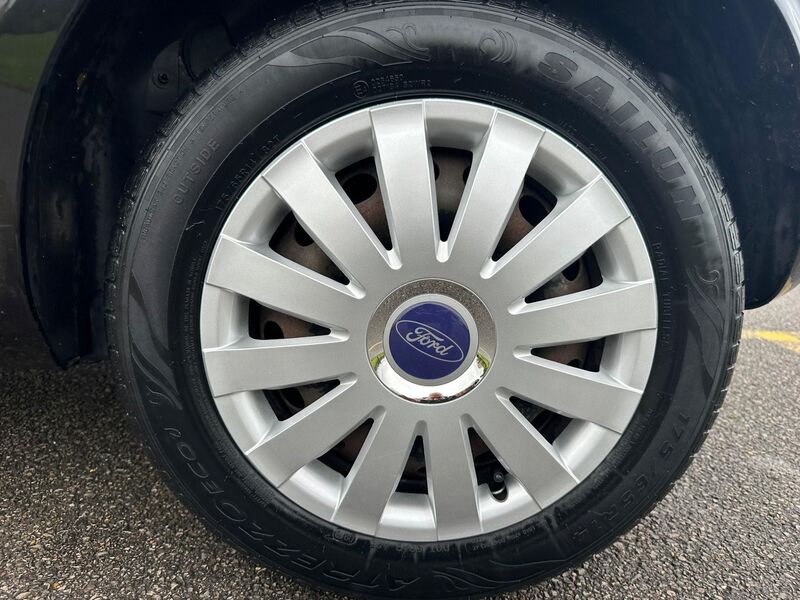 FORD KA
