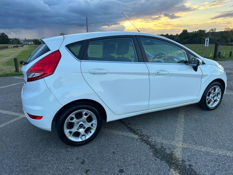 FORD FIESTA