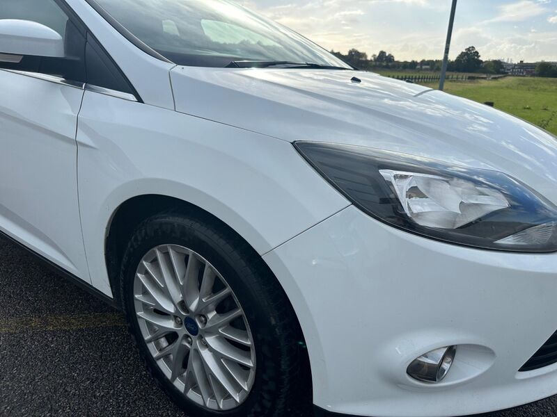 FORD FOCUS