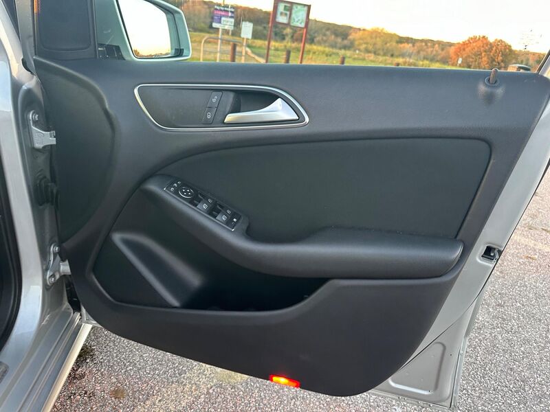 MERCEDES-BENZ B CLASS
