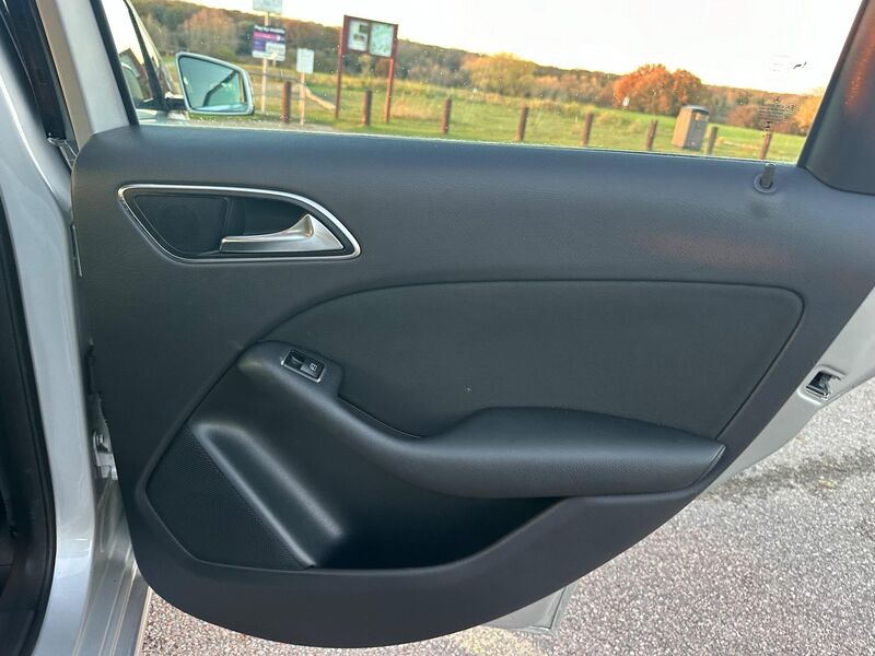 MERCEDES-BENZ B CLASS
