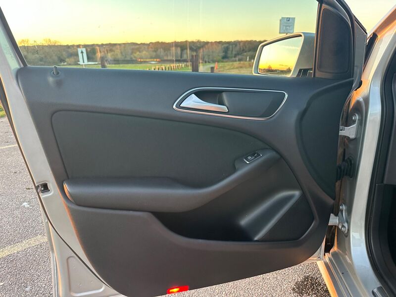 MERCEDES-BENZ B CLASS