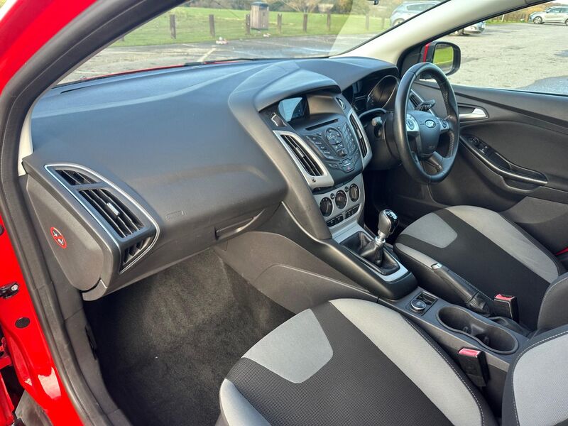 FORD FOCUS