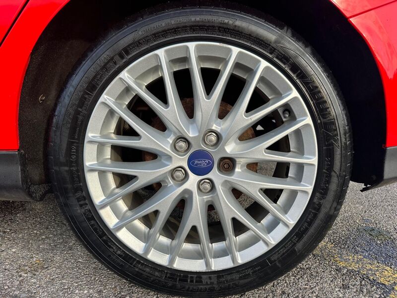 FORD FOCUS