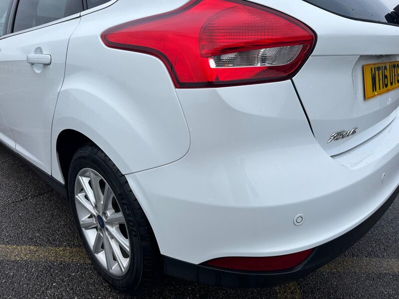 FORD FOCUS