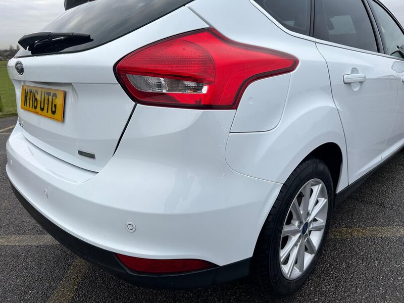 FORD FOCUS