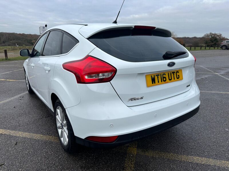 FORD FOCUS