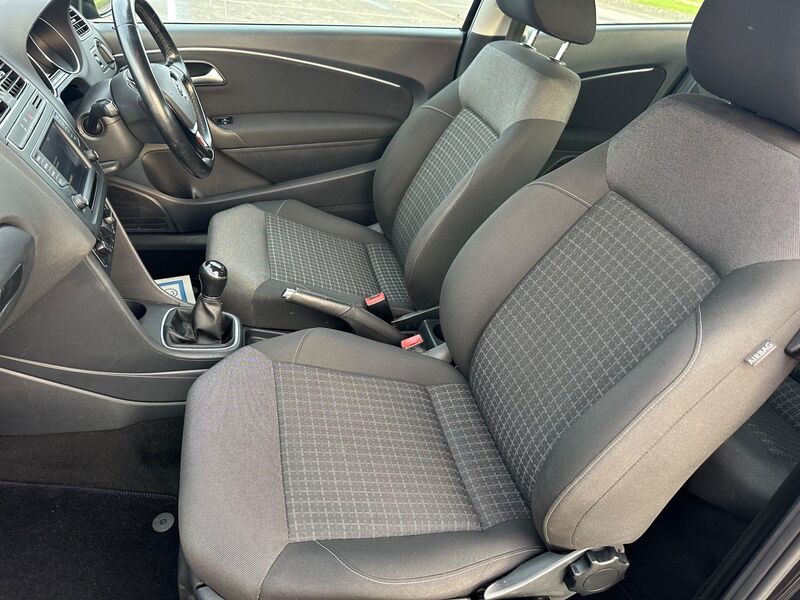 VOLKSWAGEN POLO