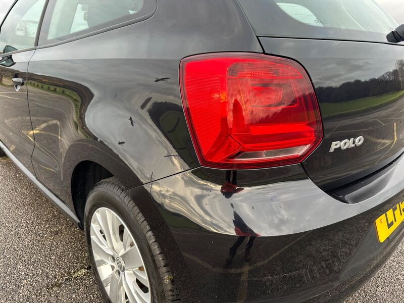 VOLKSWAGEN POLO