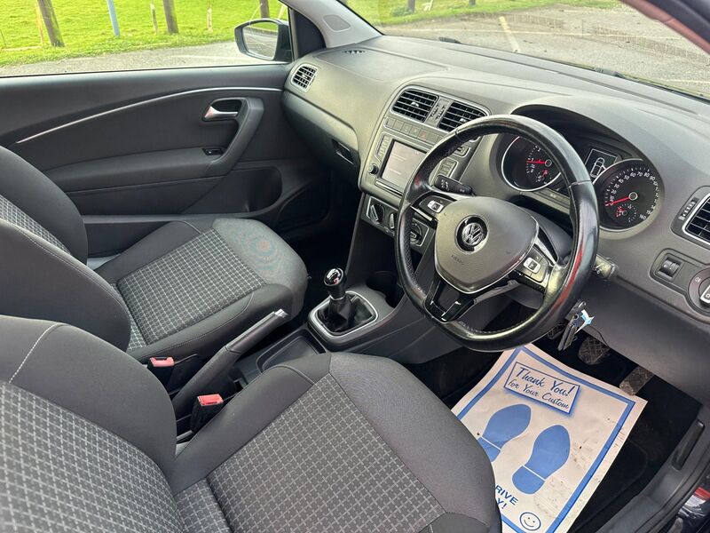 VOLKSWAGEN POLO
