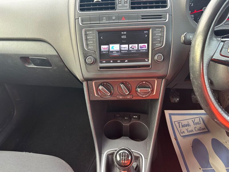 VOLKSWAGEN POLO