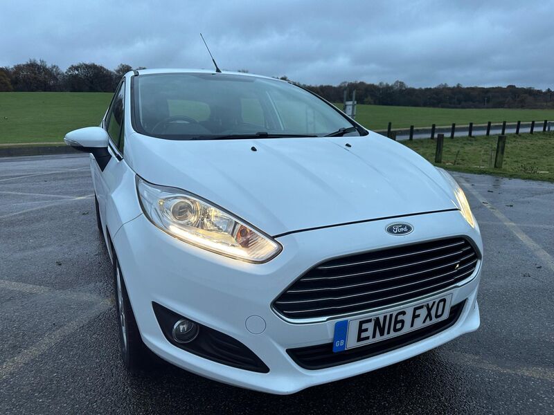 View FORD FIESTA 1.0T EcoBoost Zetec Euro 6 (s/s) 5dr