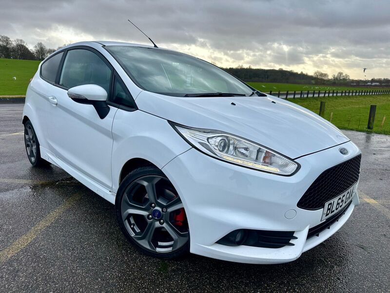 View FORD FIESTA 1.6T EcoBoost ST-2 Euro 6 3dr