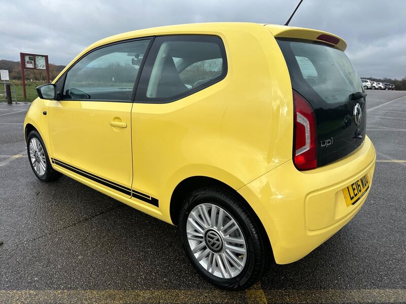 VOLKSWAGEN UP