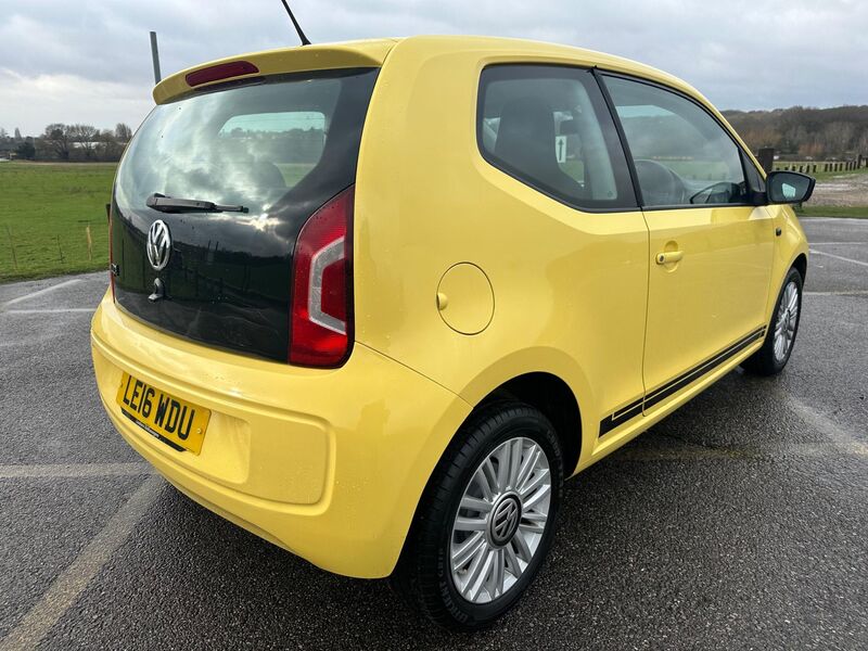 VOLKSWAGEN UP