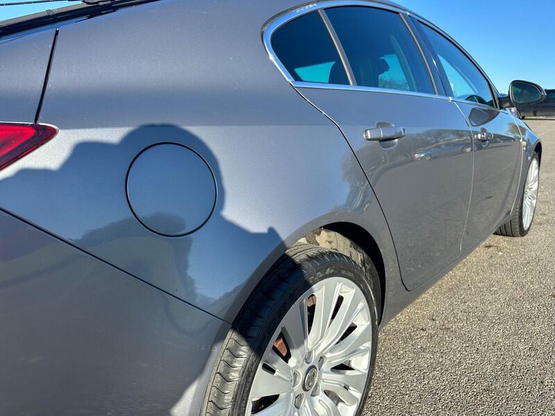 VAUXHALL INSIGNIA