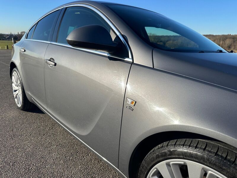 VAUXHALL INSIGNIA