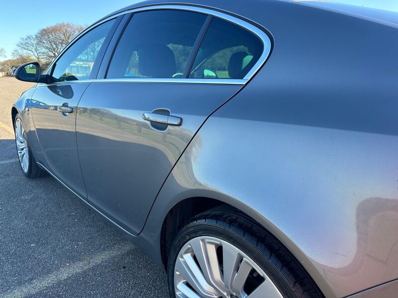 VAUXHALL INSIGNIA