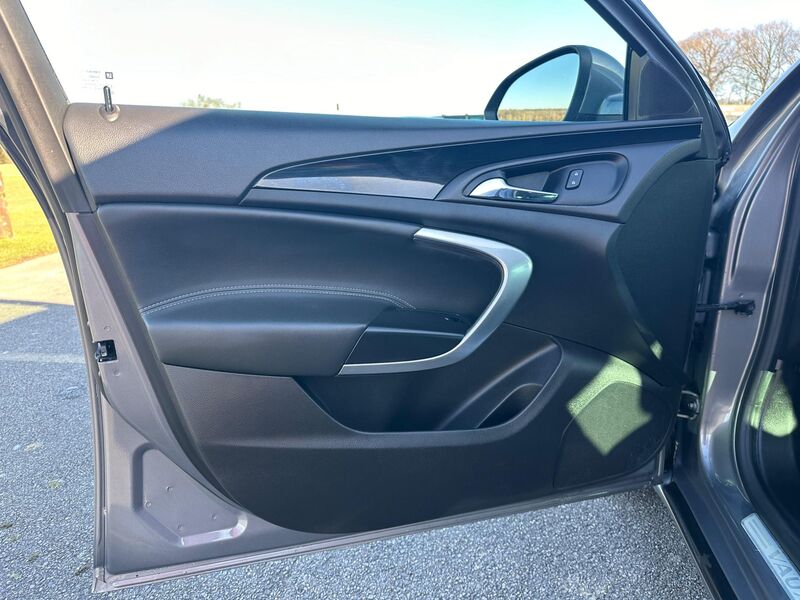 VAUXHALL INSIGNIA