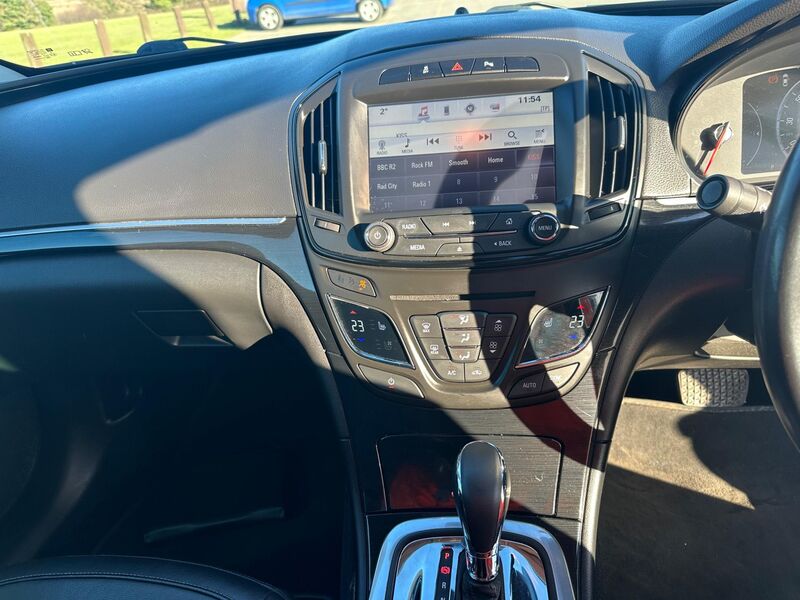 VAUXHALL INSIGNIA
