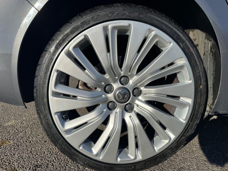VAUXHALL INSIGNIA