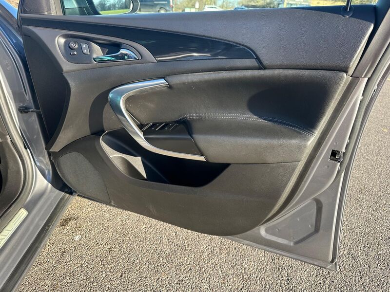 VAUXHALL INSIGNIA