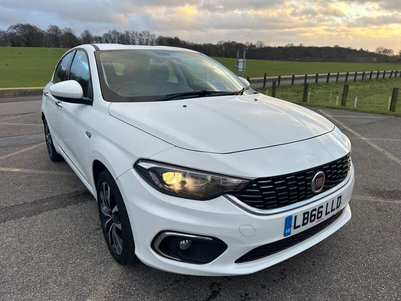 View FIAT TIPO 1.4 MPI Lounge Euro 6 5dr