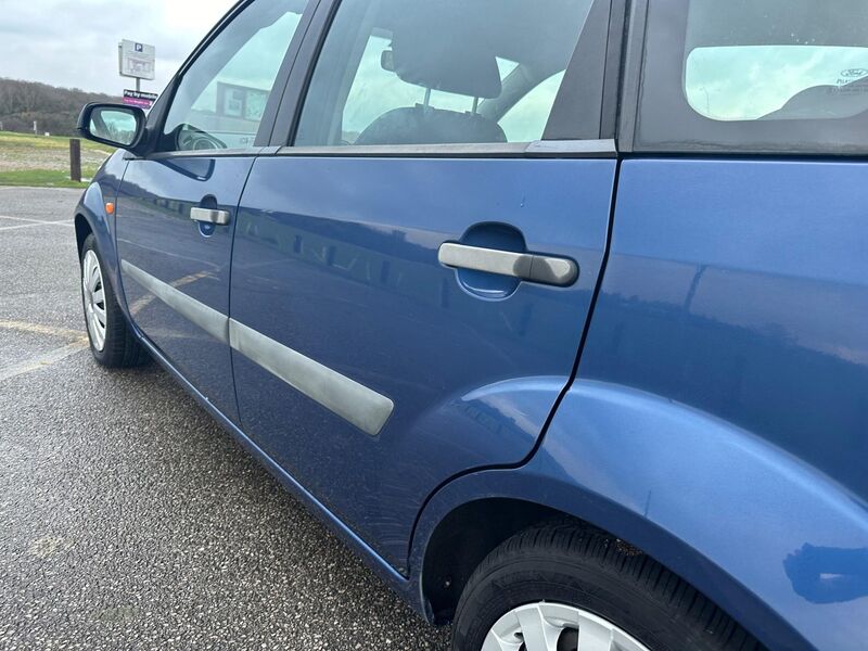 FORD FIESTA