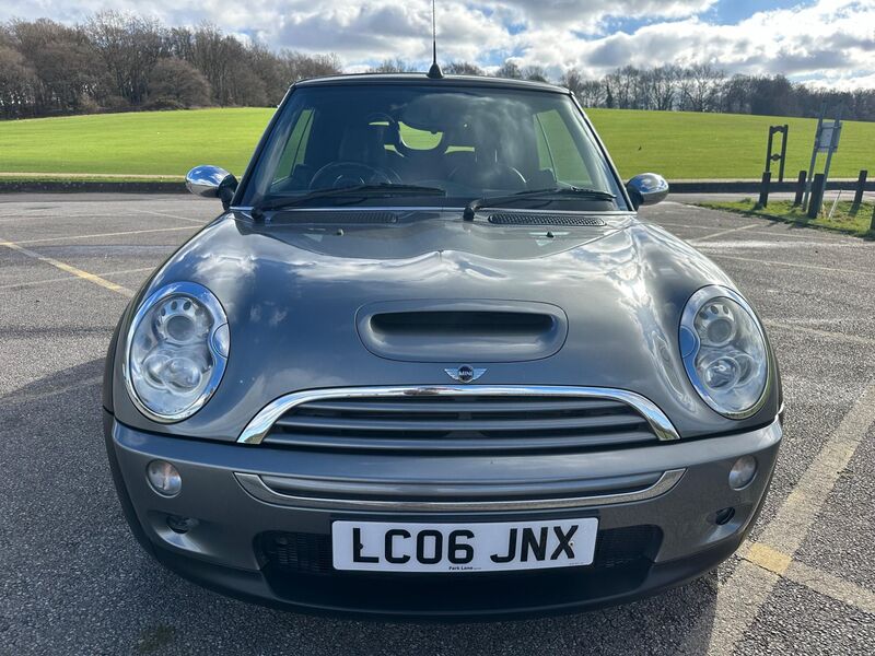 View MINI CONVERTIBLE 1.6 Cooper S Euro 4 2dr