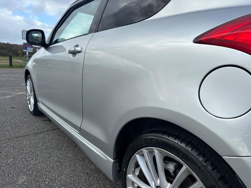 SUZUKI SWIFT