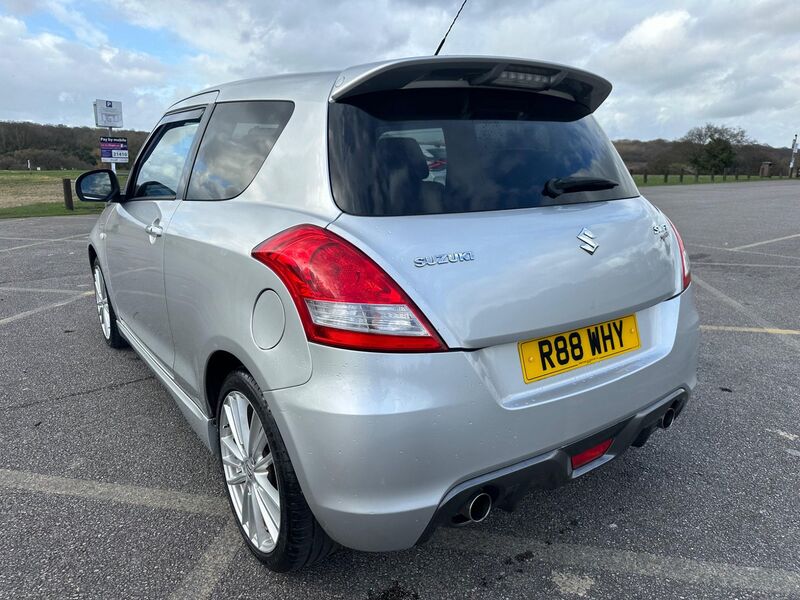 SUZUKI SWIFT