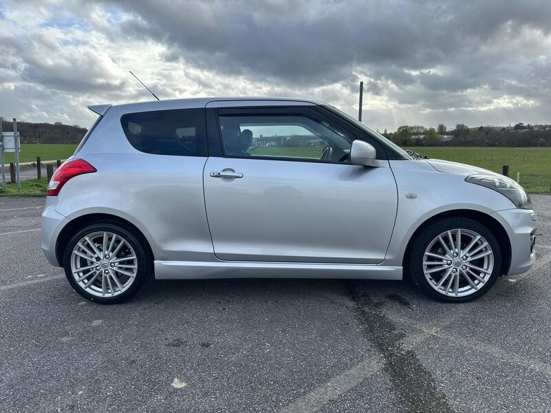 SUZUKI SWIFT