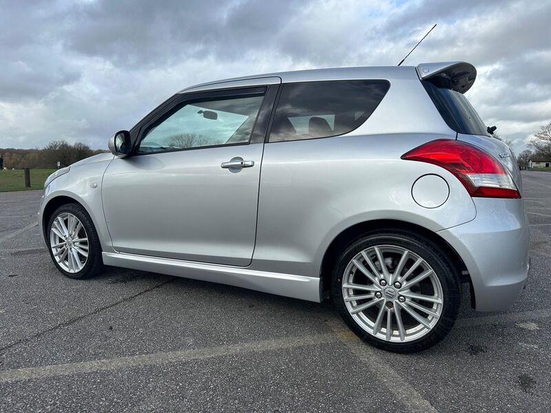 SUZUKI SWIFT