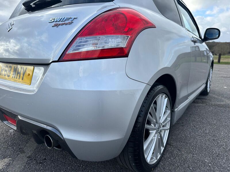 SUZUKI SWIFT