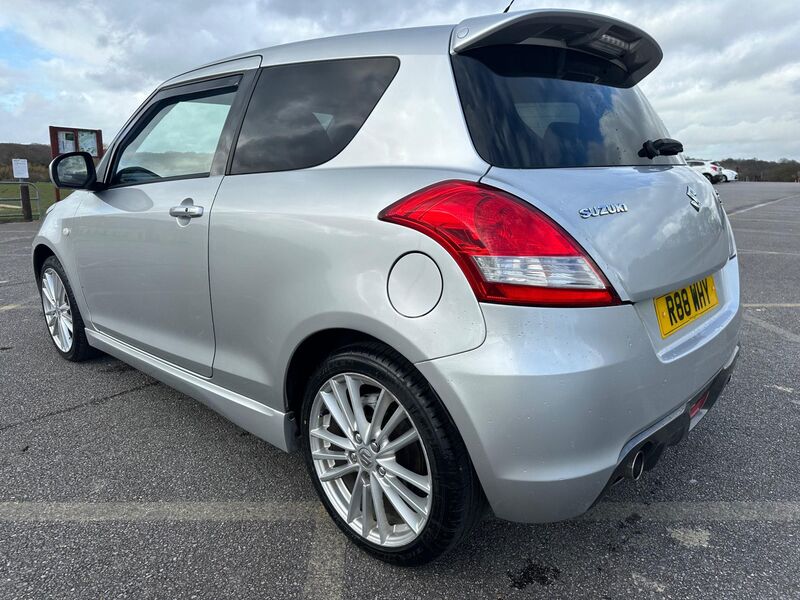 SUZUKI SWIFT